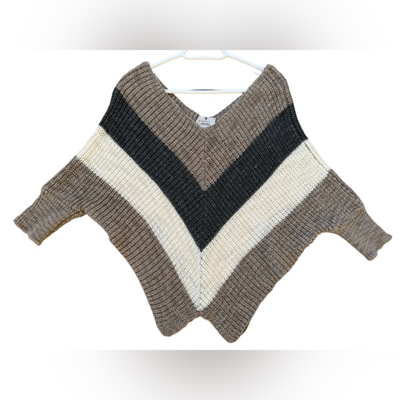 Berretti Poncho Style Knitted Pullover Sweater OSFA - Picture 1 of 7